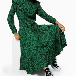 Like new Topshop green animal print prairie dress. Size US 2.